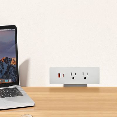 다기능 2개의 AC 소재 USB A+C US 전원 급전 충전 데스크톱 클램프 소켓 전원 스트립