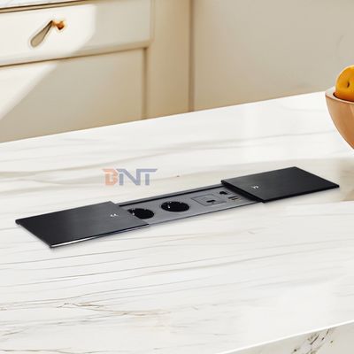 더블 슬립 오픈 유로 탁상 전기 전원 소켓 슬립-오픈 2 AC 콘센트 & USB A+C IP44 (사무실용)