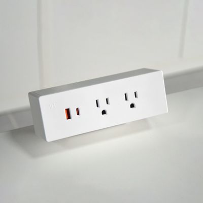 다기능 2개의 AC 소재 USB A+C US 전원 급전 충전 데스크톱 클램프 소켓 전원 스트립