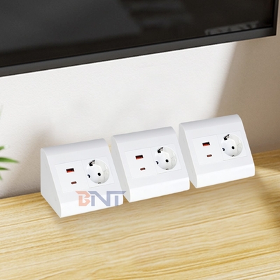 휴대용 책상 EU 소켓 오피스 및 가정용 IP44 여러 장치에 대한 USB A + C 출력 포트